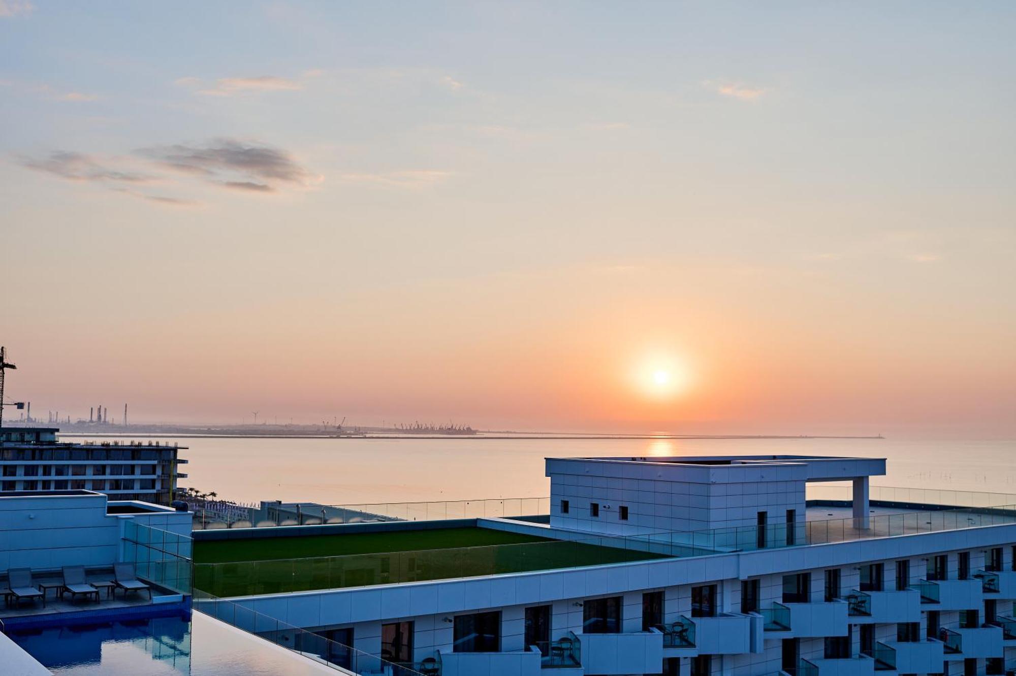 Arrogance Queen Studio - Infinity Pool & Spa Năvodari Exterior foto